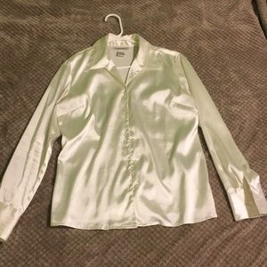 Women’s dress shirt